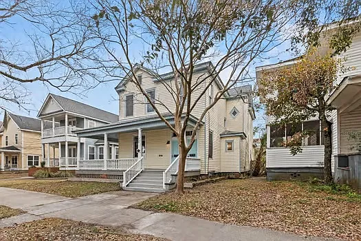 723 E Henry St #A — Photo 3