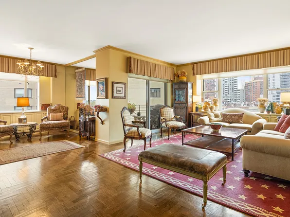 200 East End Avenue image 1 of 21