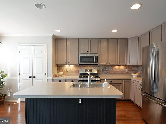 3rd image of 7753 Sullivan Cir