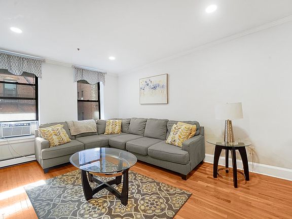 4th image of 1115 Willow Ave APT 405
