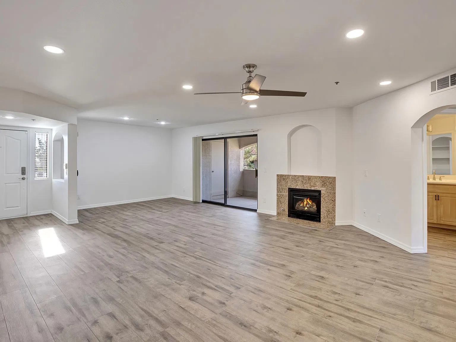 1 bed, 1146 sqft, $1,750 — Photo 4