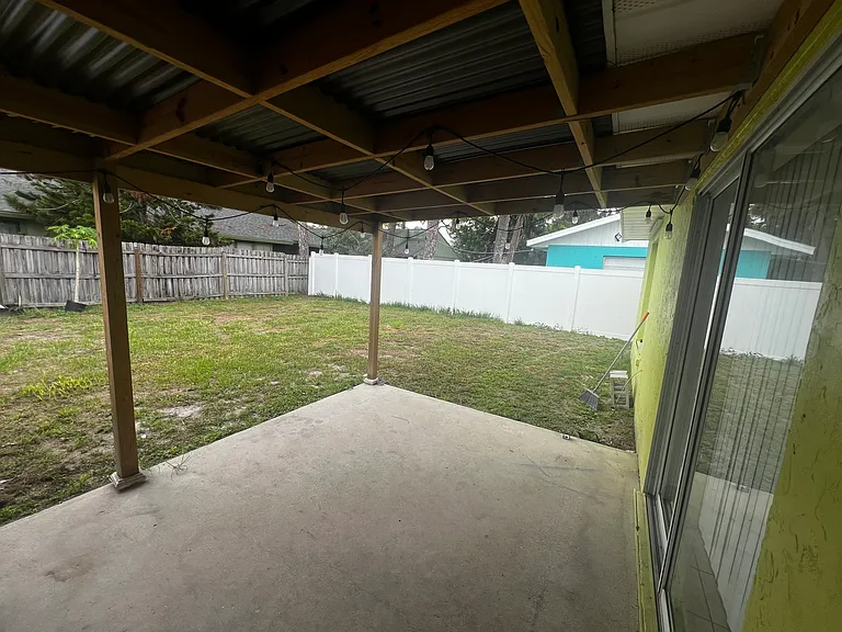 917 Royal Palm Dr — Photo 12