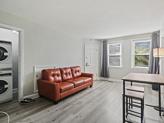 Living room for rooms 1 and 2