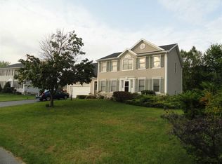 12 Marquis Dr, Slingerlands, NY 12159