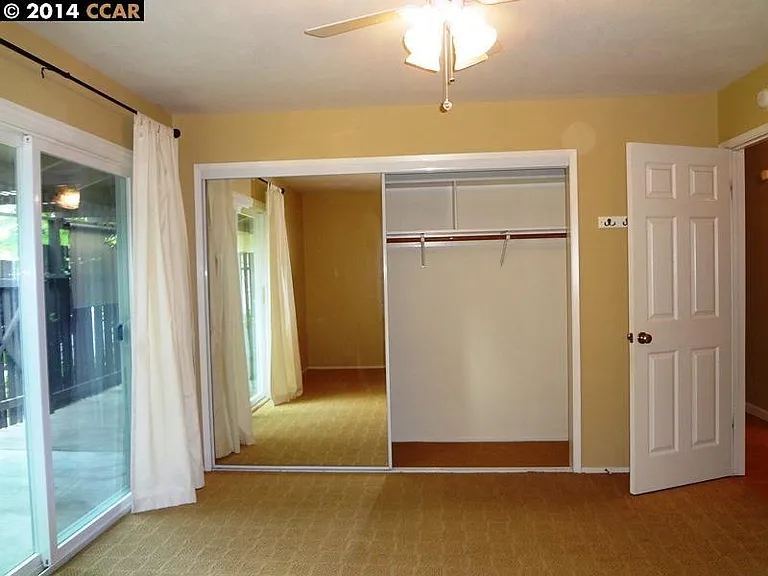 5496 Roundtree Dr — Photo 9