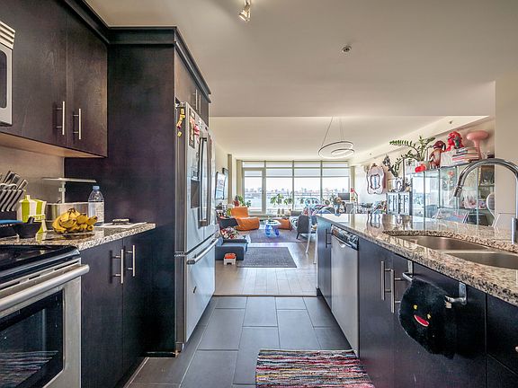 5th image of 15 Kings Wharf Pl #806