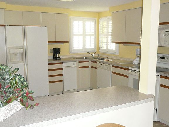 5th image of 70 Shipyard Dr APT 219