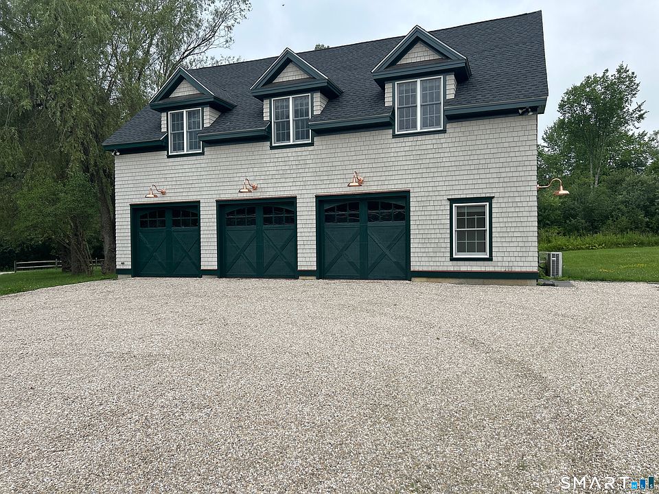 1st image of 19 Robin Hill Ln