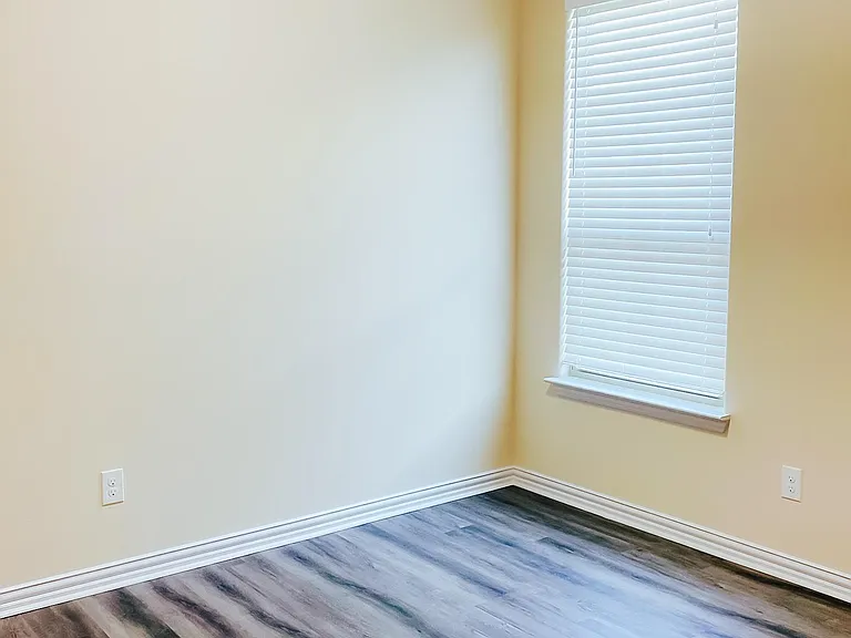 352 Emerald Creek Dr — Photo 8