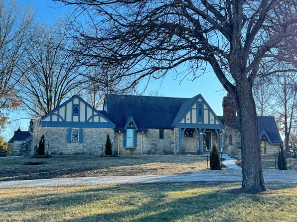 661 N 1600th Rd, Lawrence, KS 66049