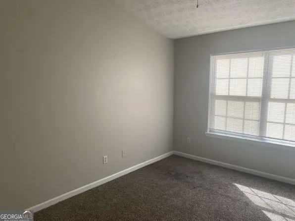 365 Shelton Woods Ct, Stone Mountain, GA 30088