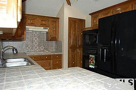 4th image of 1323 Sandy Creek Dr