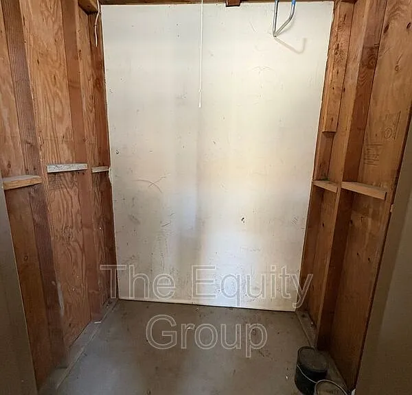 811 W Arlen Ct — Photo 4