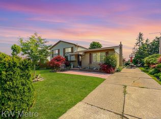 39470 Byers Dr, Sterling Heights, MI