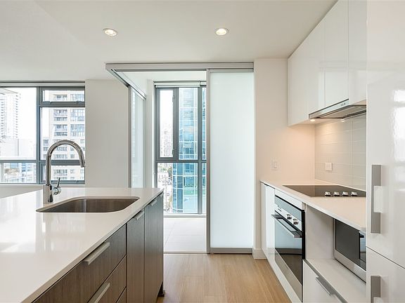 2nd image of 1308 Hornby St #706