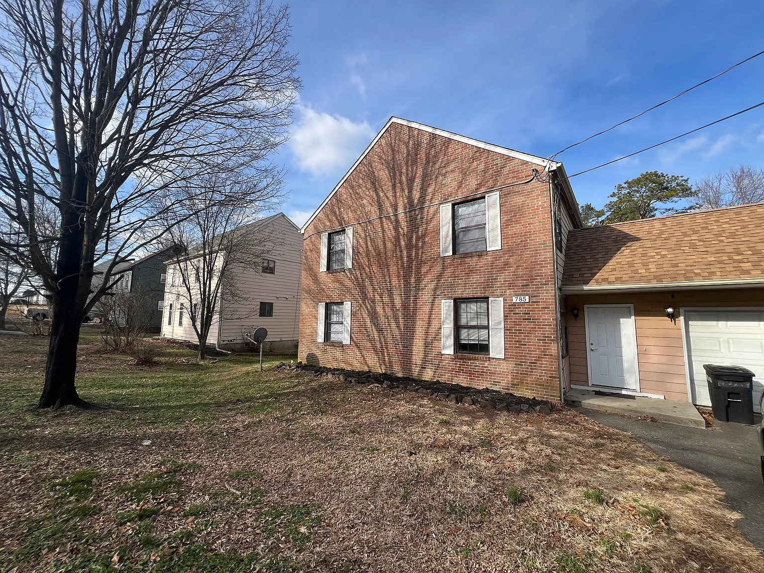 2 bed, 1000 sqft, $1,900 — Photo 1