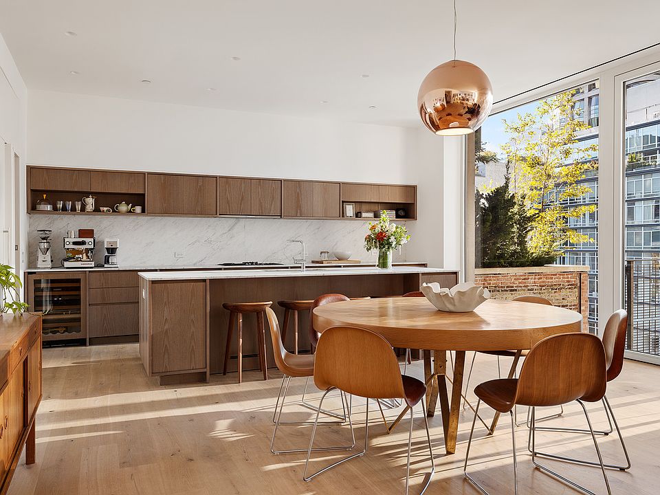 1st image of 532 W 20th St Floor 7