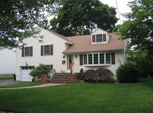 23 Diana Rd, Morris Plains, NJ 07950