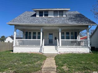 1012 State St, Eldorado, IL 62930
