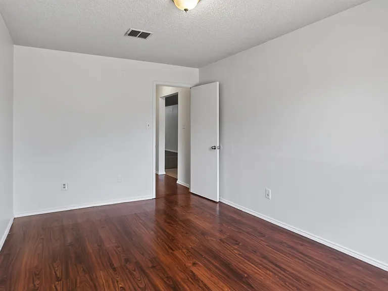 1665 Princess Ln — Photo 11