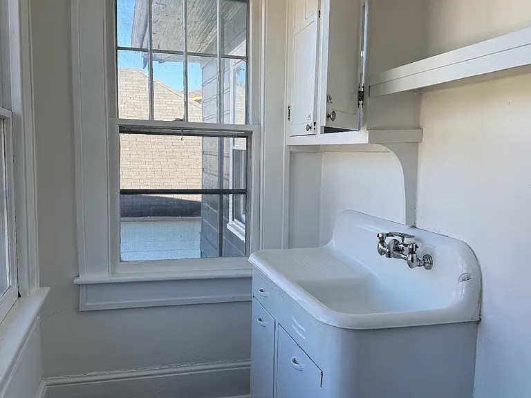 50 Annandale Ave #3 — Photo 6