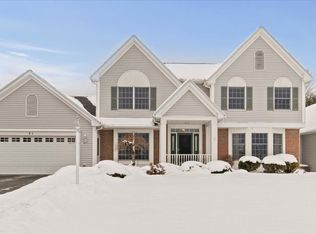31 Saybrooke Dr, Penfield, NY 14526
