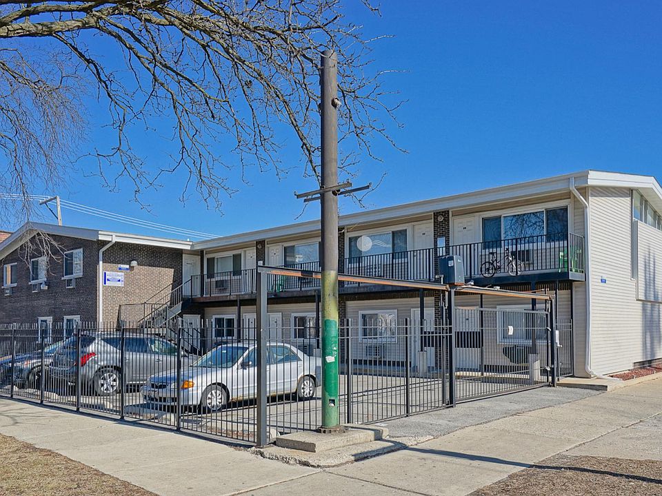 1st image of 5858 W Fullerton Ave APT 204