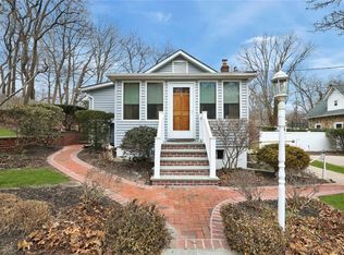 5 Valkyr Rd, Rocky Point, NY 11778