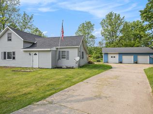 324 Cranson Rd, Bronson, MI 49028