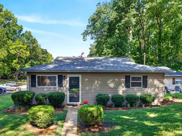 38 Kimbell Ct, Greenville, SC 29617
