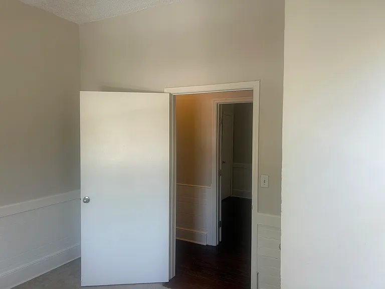 520 E Hall Ln — Photo 16