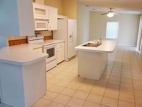 3rd image of 3822 Coconut Palm Cir