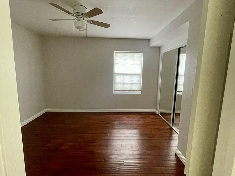 2844 Baily Ave — Photo 5