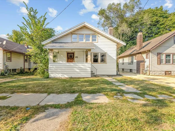 2015 School St, Rockford, IL 61101