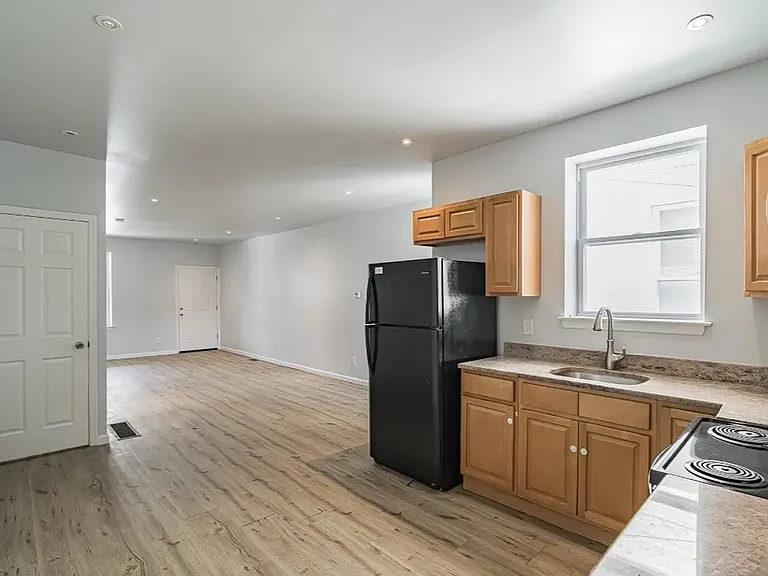 1239 N Frazier St #1 — Photo 9