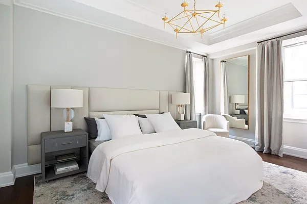 Sold by Douglas Elliman | media 18