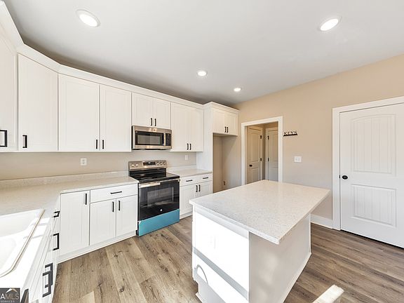 2nd image of 336 Nobleman Way