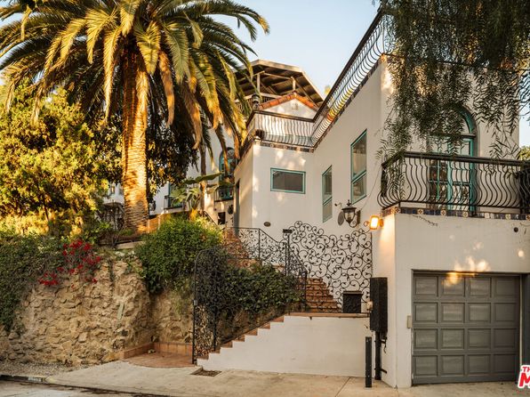 2002 N Las Palmas Ave