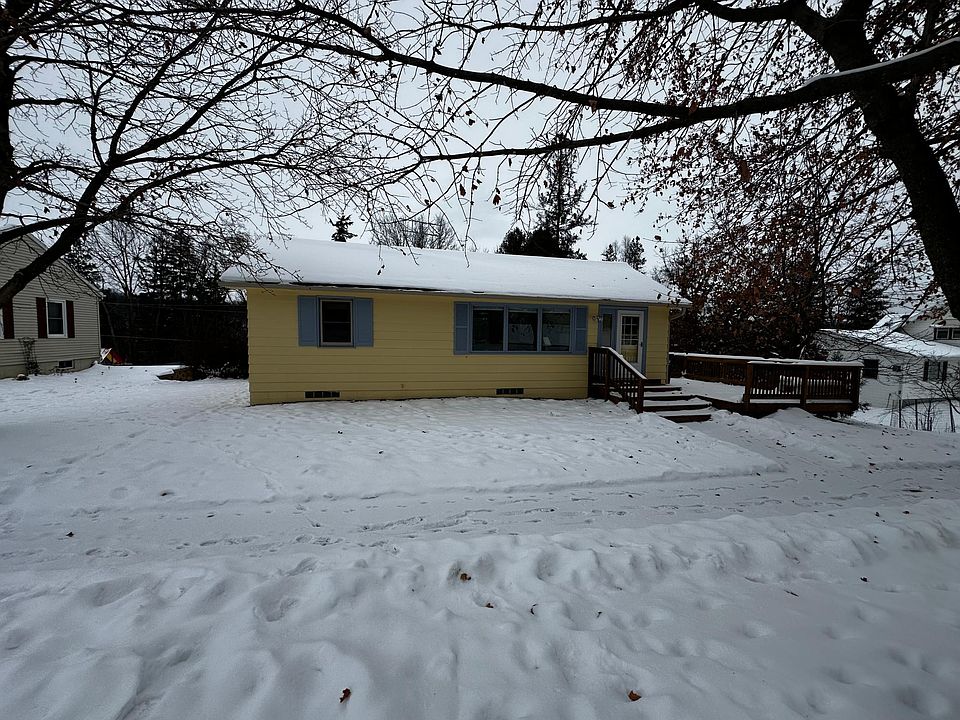 1st image of 402 Hillcrest St E