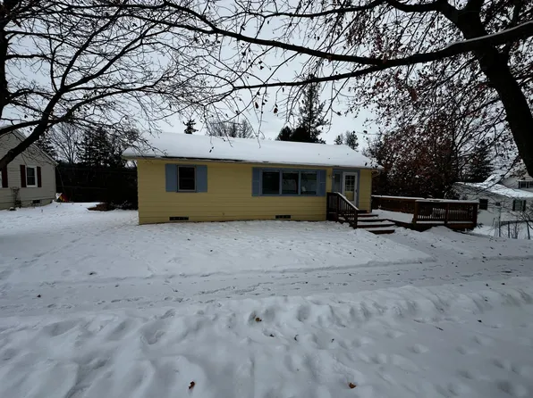 402 Hillcrest St E, Lanesboro, MN 55949