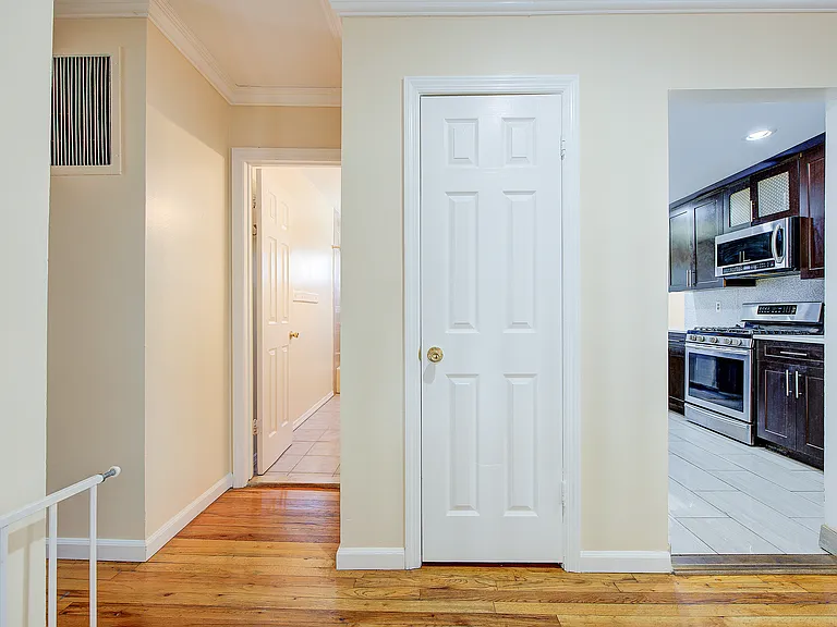 55 Duncan Dr W — Photo 14