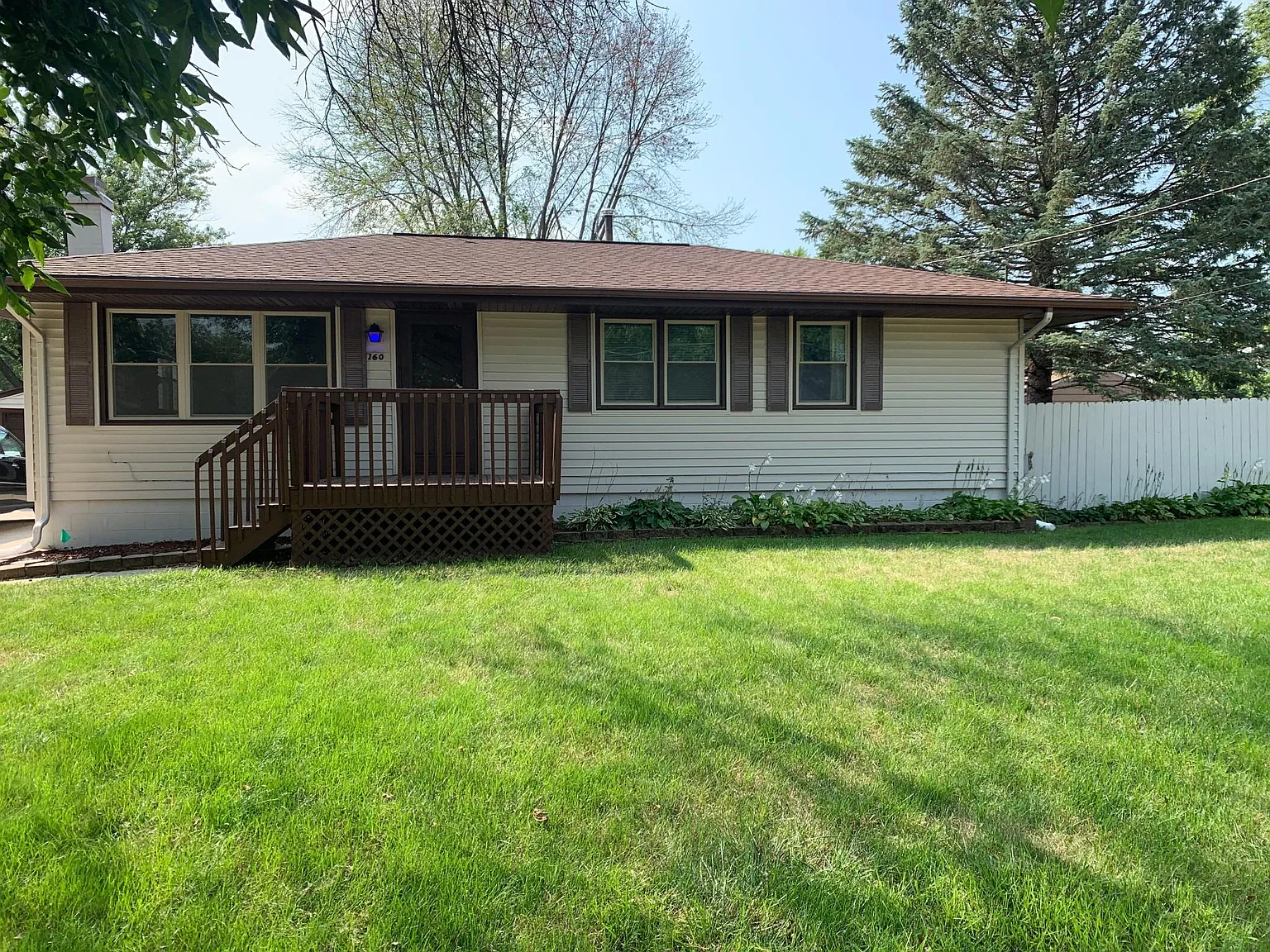 160 Waukee Ave — Photo 2