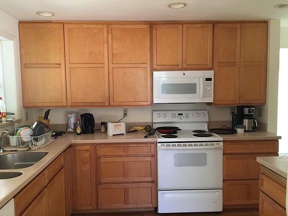 3rd image of 10013 NE 17th St