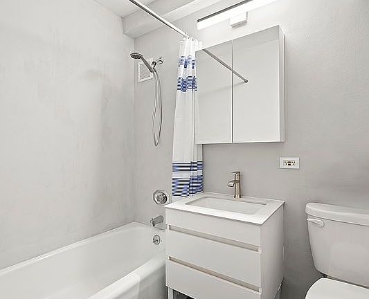 4th image of 315 W 23rd St APT 3E