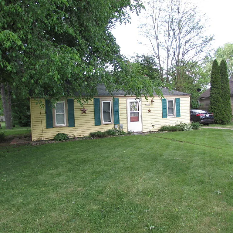 138 Sheldon St photo 1