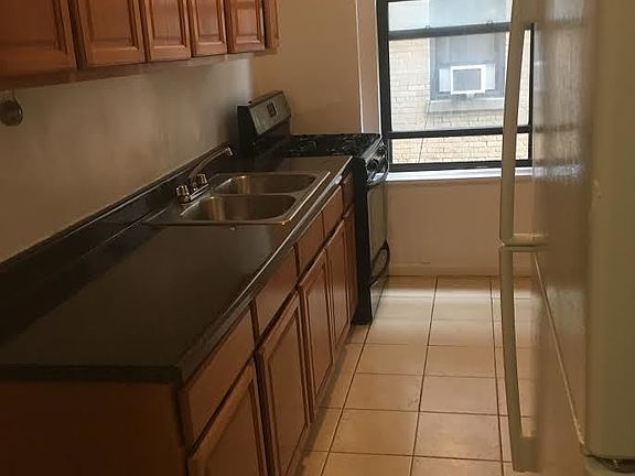 2nd image of 56 Bennett Ave APT 4D