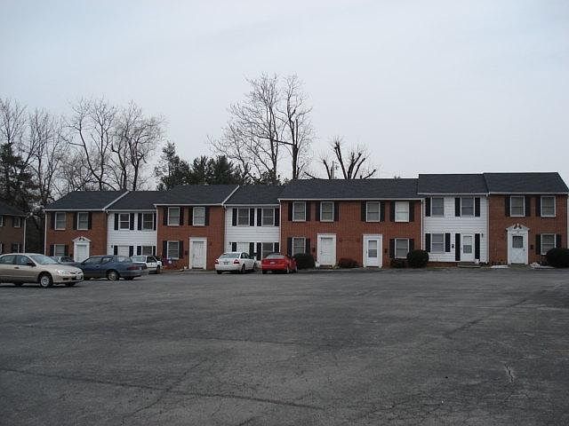 2nd image of 35 Oak St APT A4