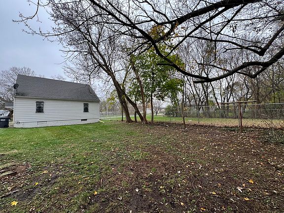 2nd image of 1324 Woodward Ave
