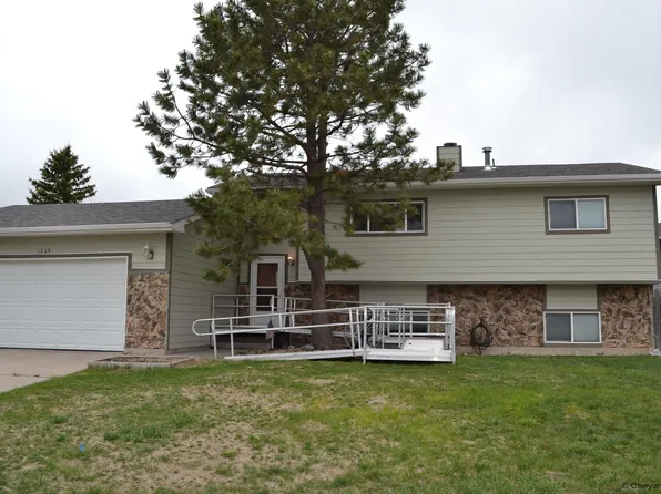 1205 Ashford Dr, Cheyenne, WY 82007