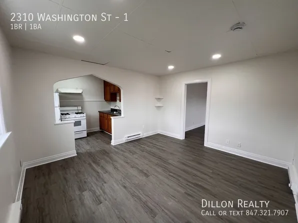 2310 Washington St APT 1, Waukegan, IL 60085